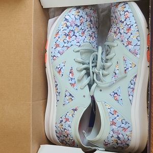 ASICS flower sneaker, size 7.5